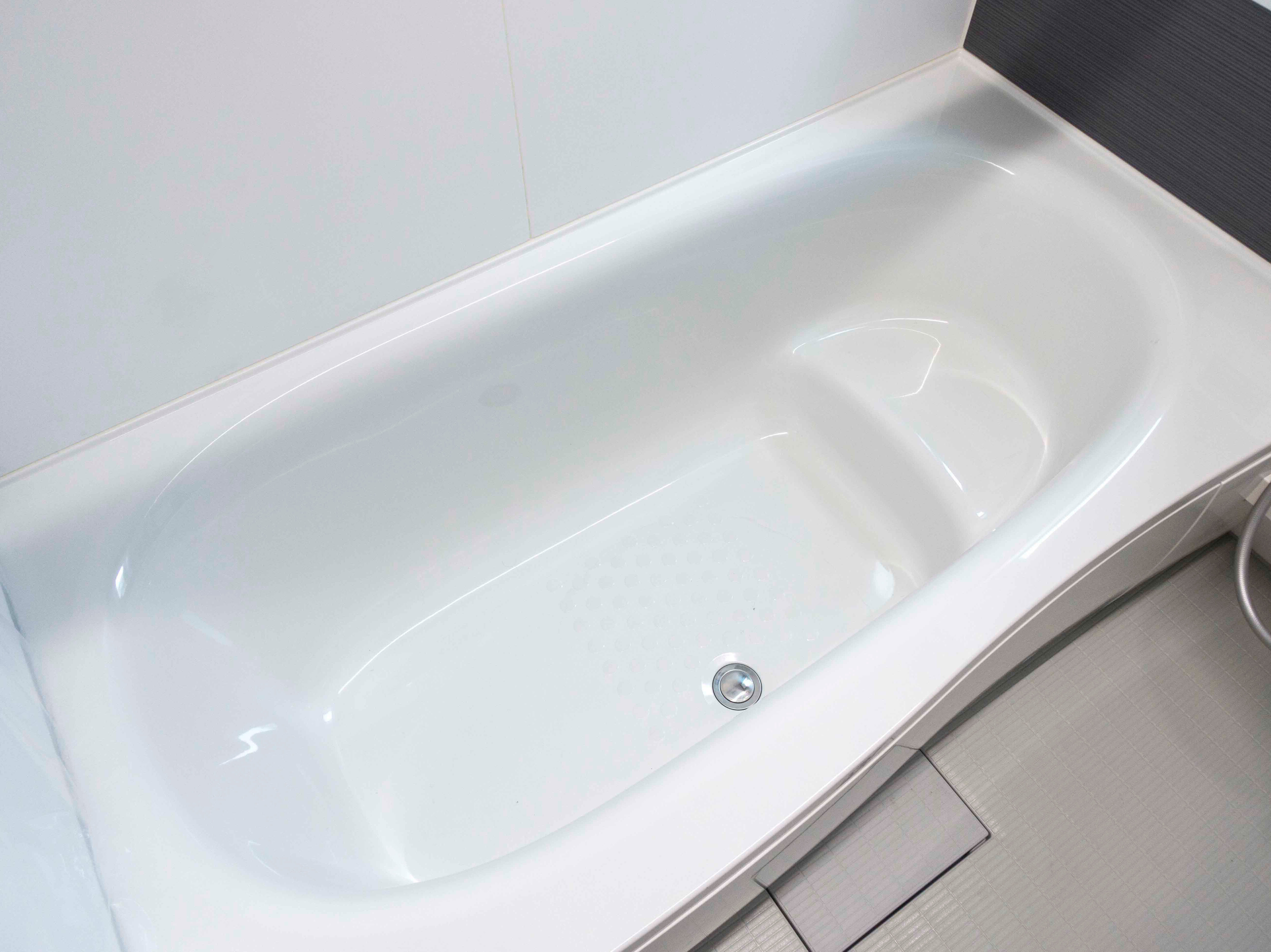 浴室と浴槽。新築のお風呂。